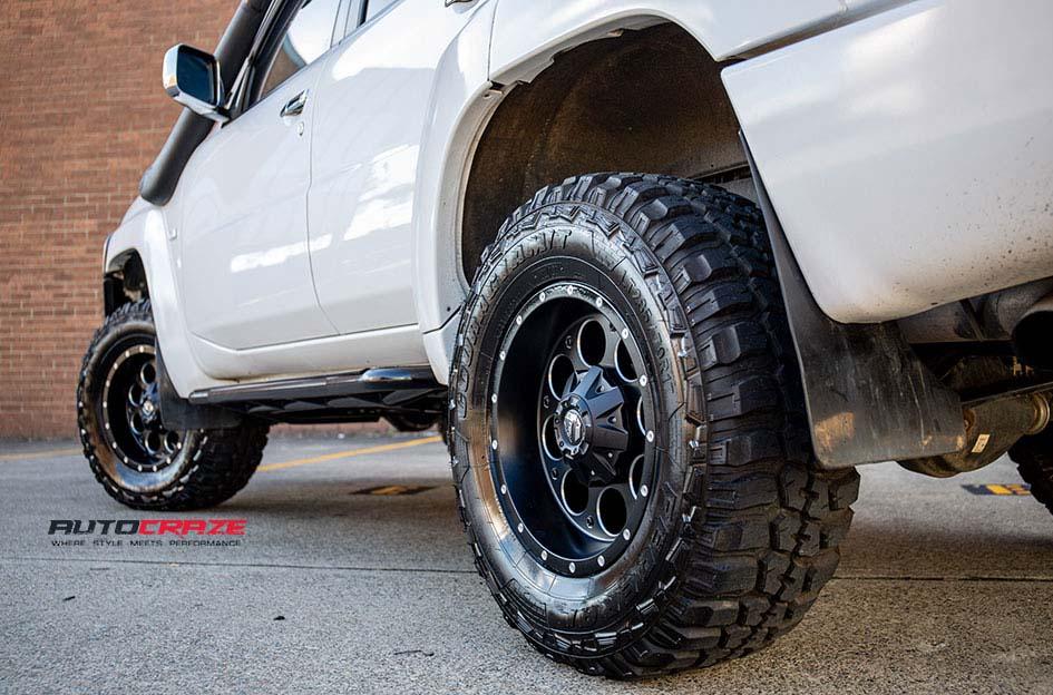 NISSAN PATROL REVOLVER GLOSS BLACK WITH MILLED ACCENTS